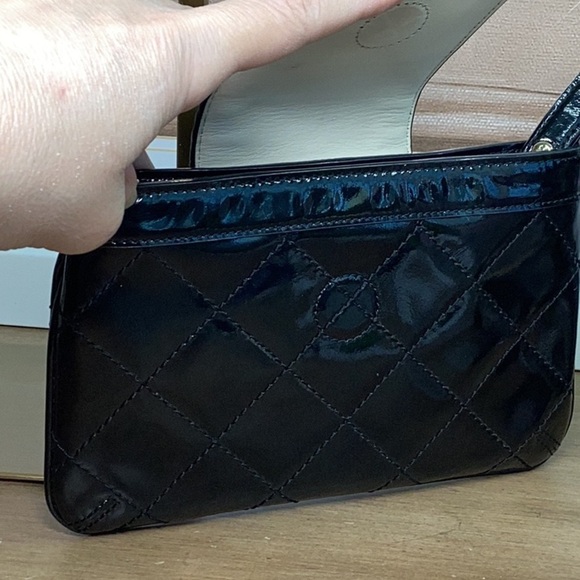 Kate Spade Black Patent Leather Quilted Clutch Wristlet - Picture 10 of 11